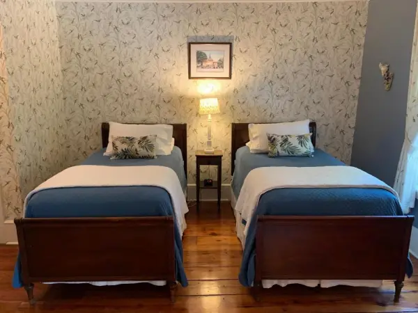 The Lily Inn - Burlington 8